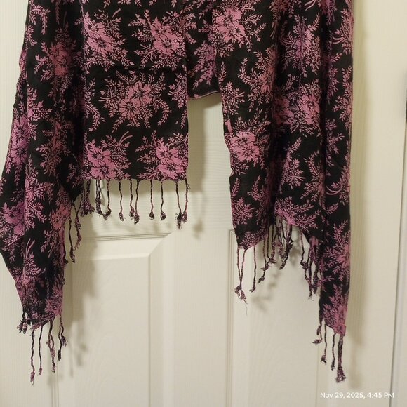 Soft Plush Pink Black Floral scarf Wrap Fringed Edges - Picture 2 of 6